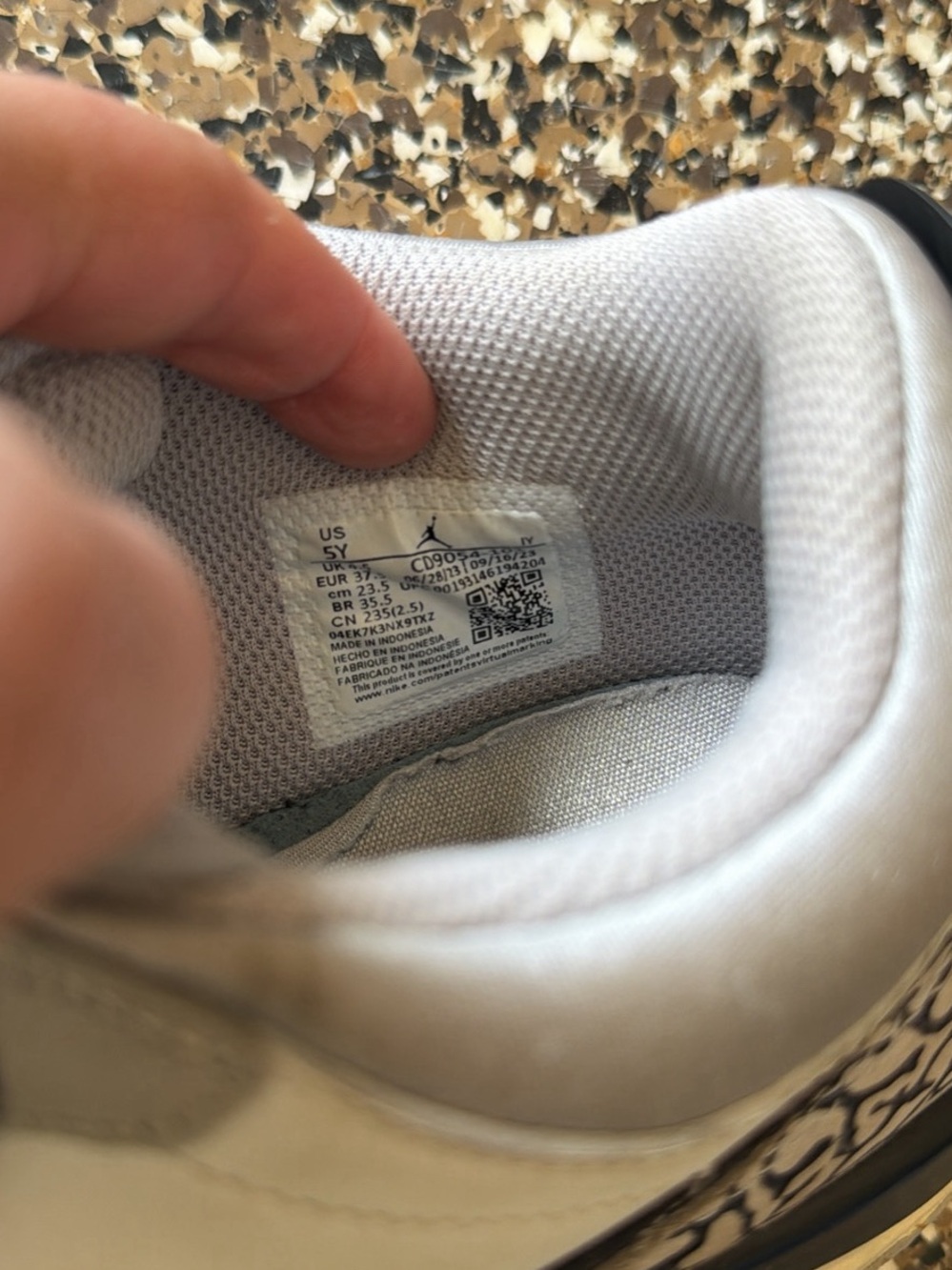 Nike Kids White and Gray Low-Top Sneakers